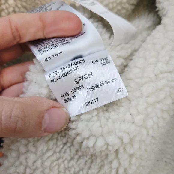 Levis Sherpa Trucker Jacket - Picture 8 of 10